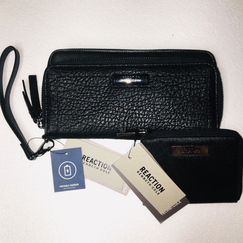 *SOLD*Kenneth Cole Wristlet and coin purse set